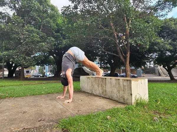 Incline Pike Push-up