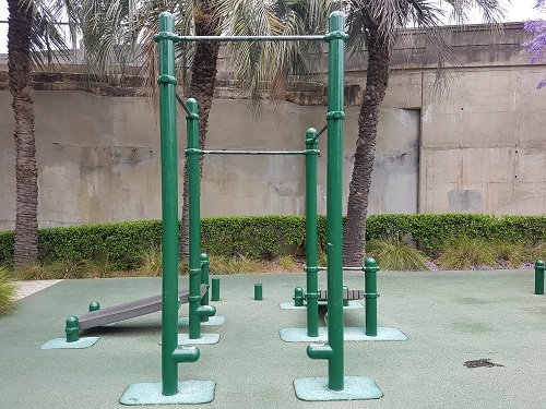 Observatory Hill Outdoor Gym Pull-up bars